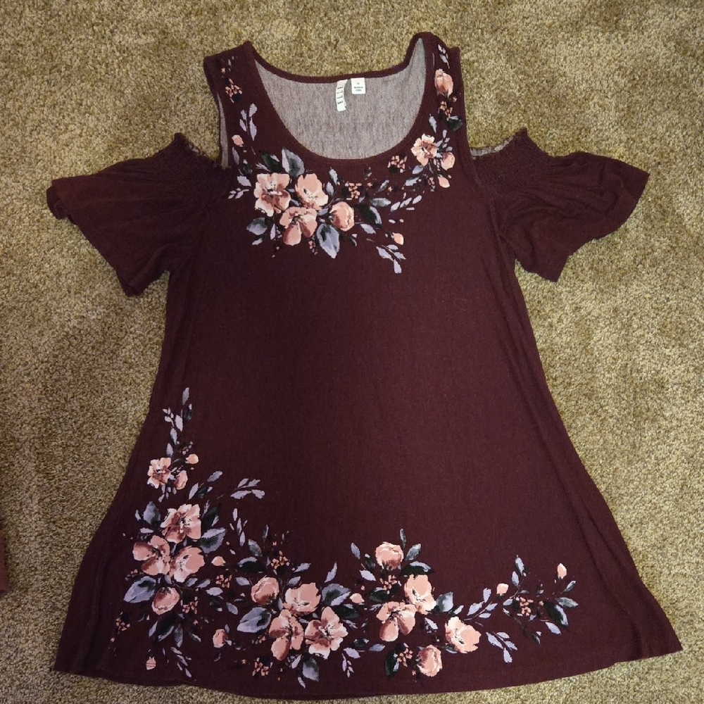 Elle Purple Graphic Cut Out Cold Shouldet Blouse